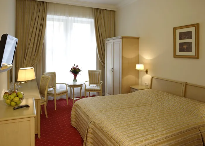 Schlosspark Otel 4*